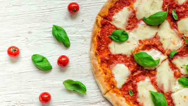 طريقة عمل صلصة البيتزا والمستخدمة في مأكولات كثيرة وشهيرة غير البيتزا